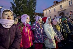 5549BCC0-4D42-44D4-BD78-B5FD1F573F04