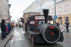 352825A0-0960-475D-B9D7-288E5F8C5038