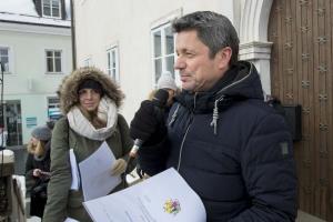 1B7572D2-4952-45D1-B3FB-31C96FBA0647