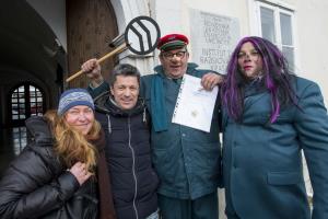 88660404-38CA-4618-B6E2-6EE5F51A4259