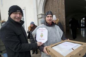 6F169D54-34D7-46E1-9F43-9022E4D9EADC