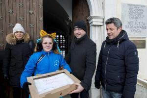 1DC4D6FC-3768-4D5D-B420-7EE645FF9461