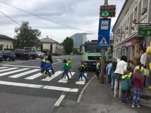 60E7FF8F-7F50-45F2-9171-B1BA48AF306A